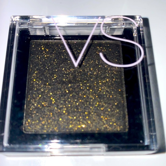 Victoria’s Secret VS Gilded Fierce Eyeshadow - Picture 2 of 5